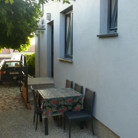 Branimir Apartment Omišalj